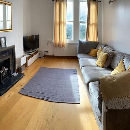 3 Double Bedroomed Flat, Acton. London, Uk Kültér fotó