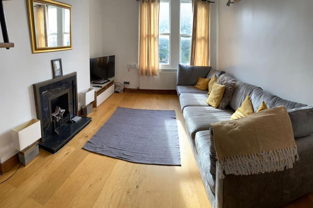 3 Double Bedroomed Flat, Acton. London, Uk Kültér fotó