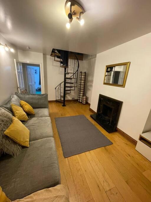 3 Double Bedroomed Flat, Acton. London, Uk Kültér fotó